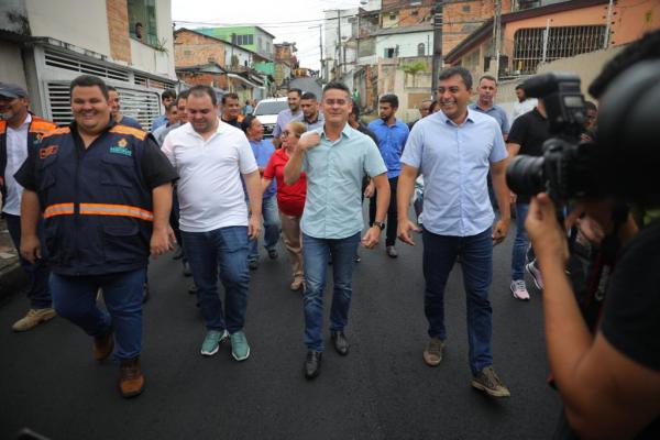 Wilson Lima e David Almeida vistoriam trabalho que vai recuperar 70 ruas do bairro Redenção Wilson Lima e David Almeida vistoriam trabalho que vai recuperar 70 ruas do bairro Redenção