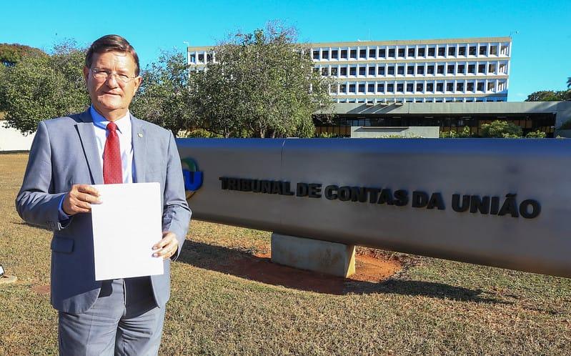 Zé Ricardo vai ao TCU questionar venda da Refinaria de Manaus, em apoio ao Sindipetro Zé Ricardo vai ao TCU questionar venda da Refinaria de Manaus, em apoio ao Sindipetro