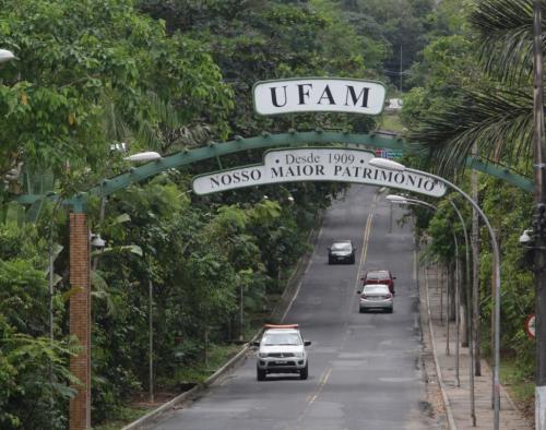 Sucatear para fechar: MEC retira R$ 220 milhões das universidades federais Sucatear para fechar: MEC retira R$ 220 milhões das universidades federais
