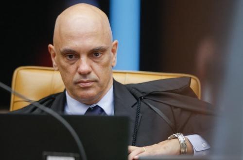Governo Bolsonaro pressiona TSE a acatar sugestões de militares sobre urnas Governo Bolsonaro pressiona TSE a acatar sugestões de militares sobre urnas
