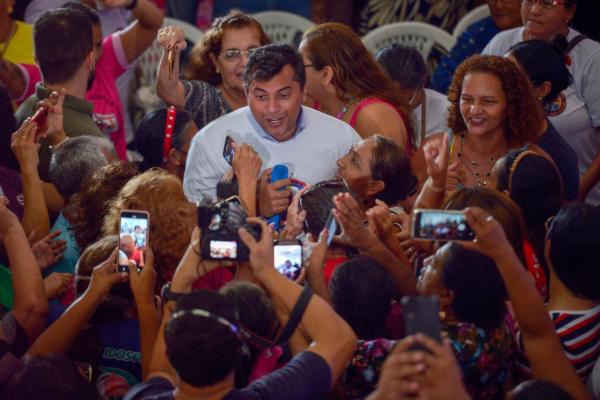Em encontro com 600 idosos, Wilson recebe apoio de grupos da terceira idade Em encontro com 600 idosos, Wilson recebe apoio de grupos da terceira idade