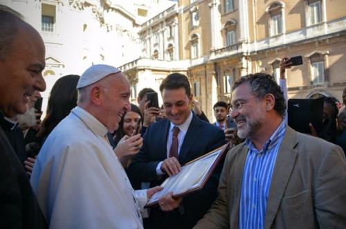 Papa Francisco recebe convite da FAS e Arquidiocese para vir a Manaus Papa Francisco recebe convite da FAS e Arquidiocese para vir a Manaus