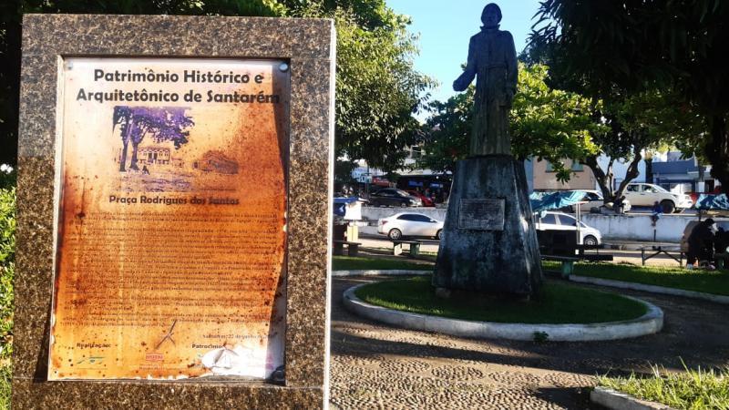 Após fracasso do camelódromo, ruas da praça Rodrigo dos Santos são interditadas por intervenção do MP