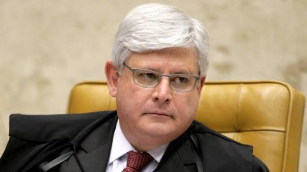 Janot envia 83 nomes de políticos ao STF citados em delações da Lava-Jato Janot envia 83 nomes de políticos ao STF citados em delações da Lava-Jato