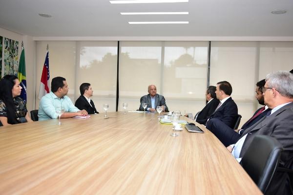 Empresários apresentam ao governador construção de Shopping em Iranduba Empresários apresentam ao governador construção de Shopping em Iranduba