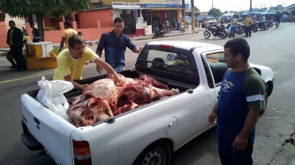 Vigilância Sanitária de Parintins apreende 525 quilos de carne clandestina Vigilância Sanitária de Parintins apreende 525 quilos de carne clandestina