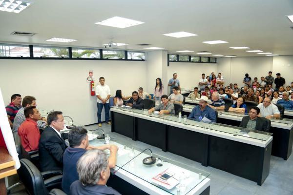 Transformar 40 distritos do AM em cidades já está com deputados federais Transformar 40 distritos do AM em cidades já está com deputados federais
