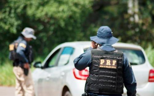 PRF inicia Operação Tiradentes com reforço de policiamento nas rodovias federais PRF inicia Operação Tiradentes com reforço de policiamento nas rodovias federais