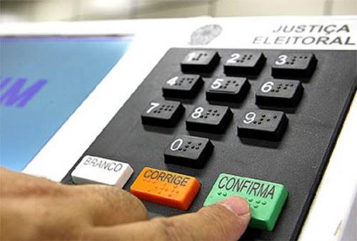 Eleitor que não votou deve regularizar situação até 02 de maio Eleitor que não votou deve regularizar situação até 02 de maio