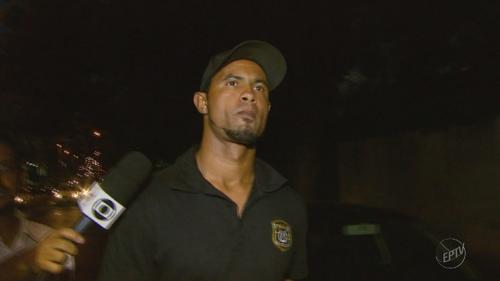 Goleiro Bruno se apresenta espontaneamente à polícia e volta para a prisão Goleiro Bruno se apresenta espontaneamente à polícia e volta para a prisão