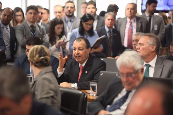 Senado aprova flexibilizar empréstimo de 52 milhões de dólares para Manaus Senado aprova flexibilizar empréstimo de 52 milhões de dólares para Manaus