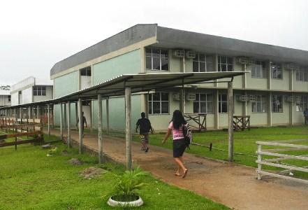 Com risco de desabar, prédio da UFAM em Benjamin Constant é interditado Com risco de desabar, prédio da UFAM em Benjamin Constant é interditado