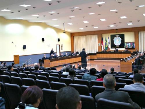 Juiz nega pedido a vereador que queria receber salário quando ficou preso Juiz nega pedido a vereador que queria receber salário quando ficou preso