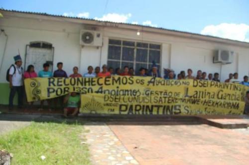 Indigenas fazem protestos sobre mudança no Dsei Parintins Indigenas fazem protestos sobre mudança no Dsei Parintins