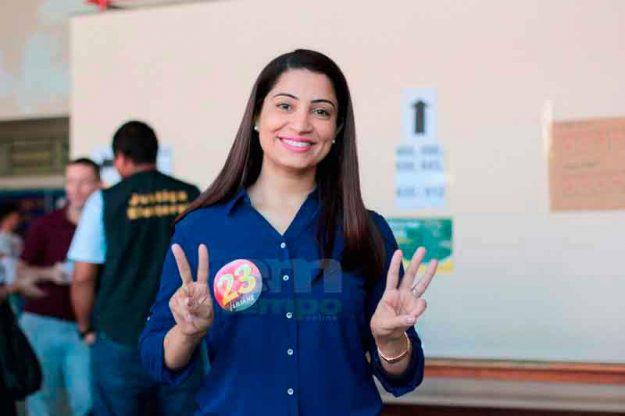 Liliane Araújo demonstra confiança ao votar e diz que campanha rendeu ‘experiência’ Liliane Araújo demonstra confiança ao votar e diz que campanha rendeu ‘experiência’