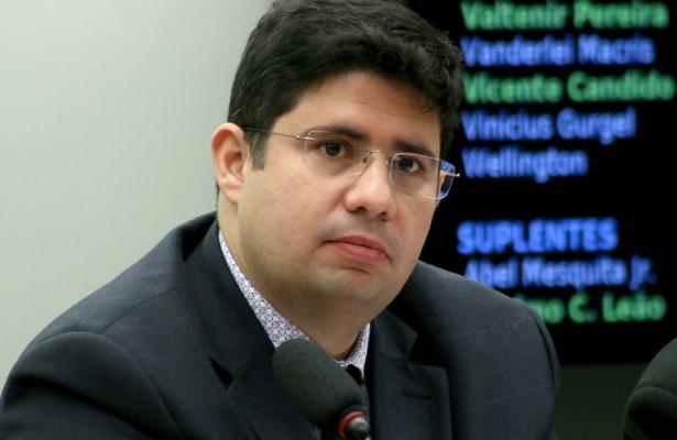 CCJ aprova projeto de Hissa que ‘blinda’ a Zona Franca CCJ aprova projeto de Hissa que ‘blinda’ a Zona Franca