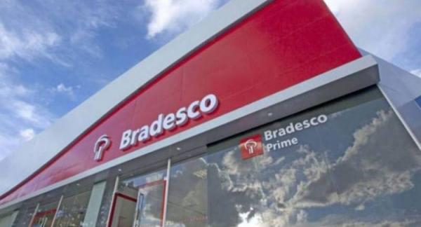 Bradesco vai indenizar ex-funcionária por assédio moral e transporte de valores Bradesco vai indenizar ex-funcionária por assédio moral e transporte de valores