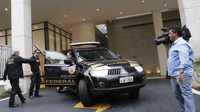 PF faz buscas na casa do ex-procurador da República Marcelo Miller PF faz buscas na casa do ex-procurador da República Marcelo Miller