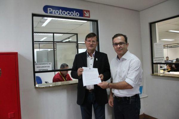 Parlamentares protocolam representação no TCE cobrando inspeção do Fundeb Parlamentares protocolam representação no TCE cobrando inspeção do Fundeb