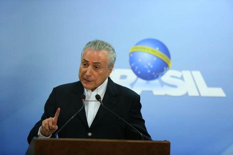 Michel Temer afasta quatro vices da Caixa por 15 dias Michel Temer afasta quatro vices da Caixa por 15 dias