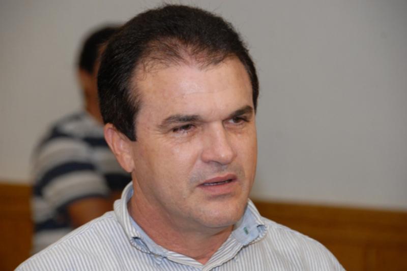 Ex-prefeito de Barcelos terá de devolver R$ 360 mil aos cofres públicos Ex-prefeito de Barcelos terá de devolver R$ 360 mil aos cofres públicos