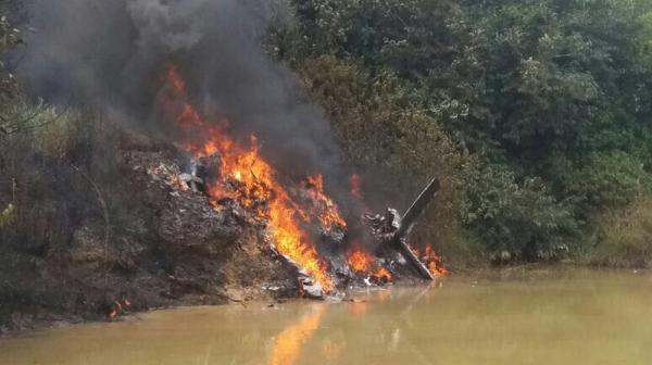 Avião cai, explode e mata três pessoas em Itaituba, no PA Avião cai, explode e mata três pessoas em Itaituba, no PA