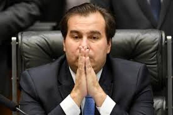 Ao se lançar candidato ao Planalto, Maia marcará afastamento de Temer Ao se lançar candidato ao Planalto, Maia marcará afastamento de Temer