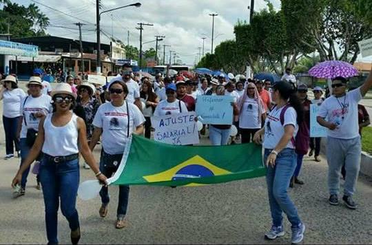 Professores iniciam paralisação em Manaus e no interior Professores iniciam paralisação em Manaus e no interior