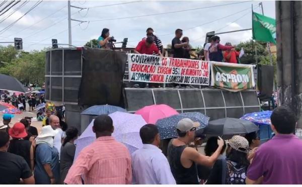 Justiça determina suspensão da greve dos professores do Amazonas Justiça determina suspensão da greve dos professores do Amazonas