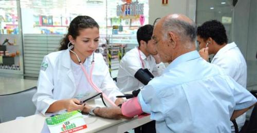 'UEA Cidadã' realiza ação social em Shopping de Manaus 'UEA Cidadã' realiza ação social em Shopping de Manaus