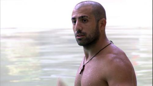 BBB18: Twitter oficial de Kaysar publica foto dos pais em Aleppo BBB18: Twitter oficial de Kaysar publica foto dos pais em Aleppo