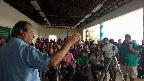 Omar reinaugura Porto com Alfredo e fala como candidato Omar reinaugura Porto com Alfredo e fala como candidato