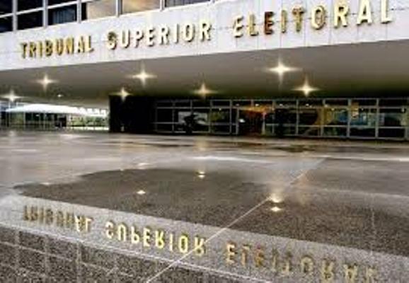 Pré-candidatos podem iniciar 'vaquinha virtual' a partir desta terça (15) Pré-candidatos podem iniciar 'vaquinha virtual' a partir desta terça (15)