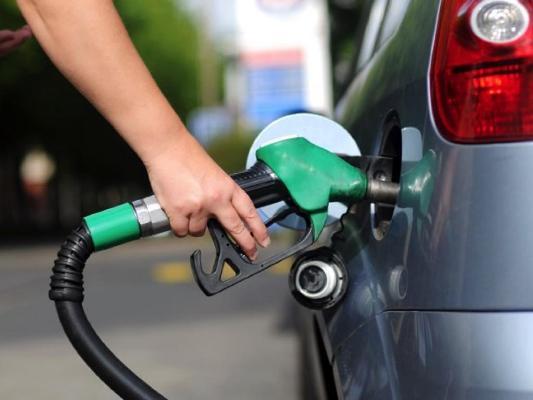 Governo e Petrobras discutem nesta terça preço dos combustíveis Governo e Petrobras discutem nesta terça preço dos combustíveis