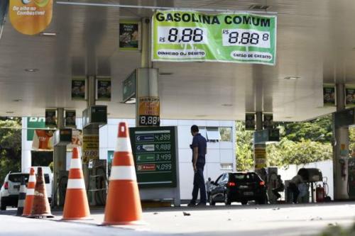Posto que não baixar preço do diesel pode ser multado em mais de R$ 9 milhões Posto que não baixar preço do diesel pode ser multado em mais de R$ 9 milhões