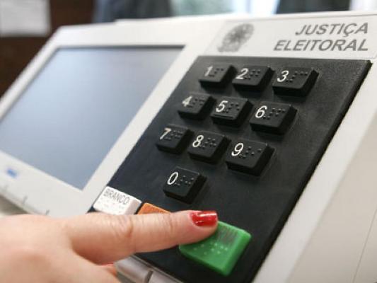 Eleitores de 20 municípios do país retornam às urnas neste domingo (03) Eleitores de 20 municípios do país retornam às urnas neste domingo (03)