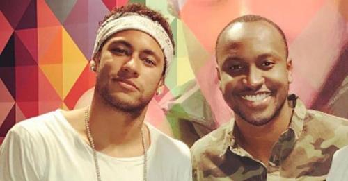 Thiaguinho enviou instrumentos musicais para a Seleção e mostra orgulho por Neymar: 'Mais maduro' Thiaguinho enviou instrumentos musicais para a Seleção e mostra orgulho por Neymar: 'Mais maduro'