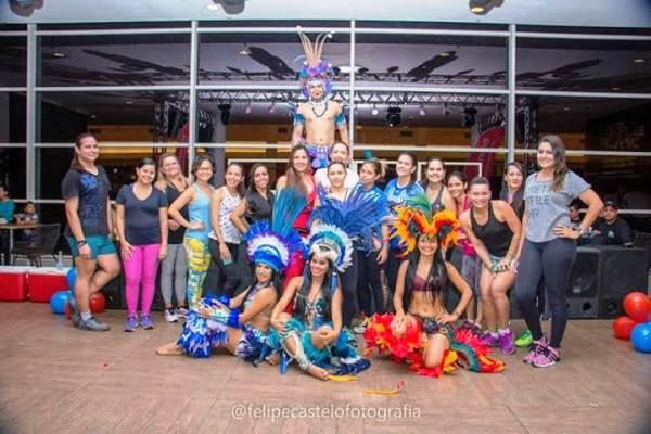 Aulas ensinam a dançar boi-bumbá para o Festival de Parintins Aulas ensinam a dançar boi-bumbá para o Festival de Parintins