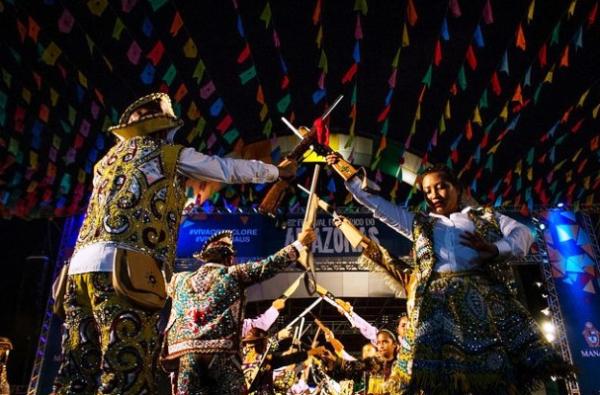 Mais de três mil pessoas participam do Festival Folclórico do Amazonas Mais de três mil pessoas participam do Festival Folclórico do Amazonas