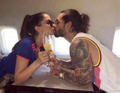 Maluma posa aos beijos com a namorada e fãs confundem com Anitta Maluma posa aos beijos com a namorada e fãs confundem com Anitta