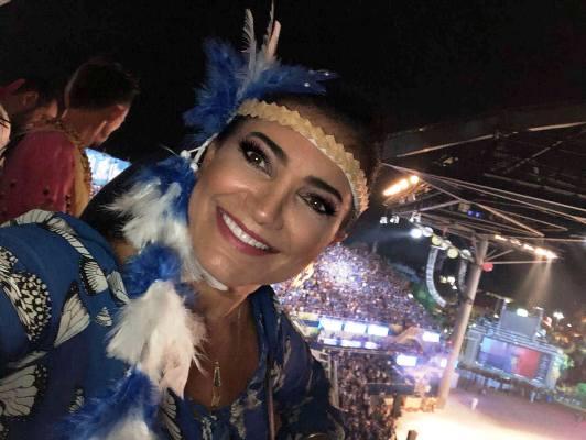 MINHA SELF l Perla Azize Assayag assistindo ao Boi Caprichoso, no Bumbódromo MINHA SELF l Perla Azize Assayag assistindo ao Boi Caprichoso, no Bumbódromo