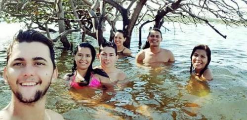 MINHA SELF|Nilton Junior com amigos em Álter do Chão, Santarém MINHA SELF|Nilton Junior com amigos em Álter do Chão, Santarém