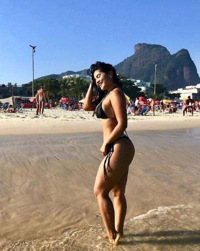 | Ex de Wesley Safadão posta foto de biquíni e alfineta: 'A maldade não me alcança' | Ex de Wesley Safadão posta foto de biquíni e alfineta: 'A maldade não me alcança'