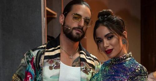 Após suposta briga, Anitta e Maluma posam juntos para o The Voice México Após suposta briga, Anitta e Maluma posam juntos para o The Voice México