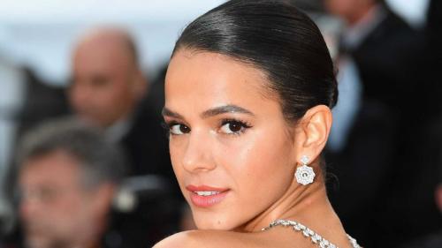 Em Veneza, Bruna Marquezine bate boca com seguidor de rede social Em Veneza, Bruna Marquezine bate boca com seguidor de rede social