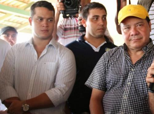 MP pede que Adail devolva R$ 120 milhões e que Adail Filho faça concurso MP pede que Adail devolva R$ 120 milhões e que Adail Filho faça concurso