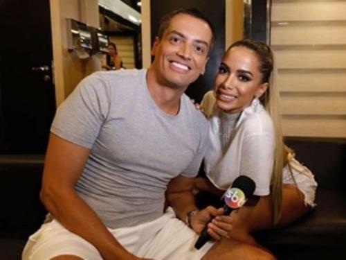 Leo Dias briga com Anitta por biografia: 'Pode levar na Justiça' Leo Dias briga com Anitta por biografia: 'Pode levar na Justiça'