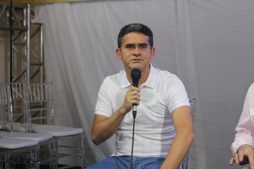 POLÊMICA l Propaganda eleitoral de David diz que 'professor só quer dinheiro' POLÊMICA l Propaganda eleitoral de David diz que 'professor só quer dinheiro'