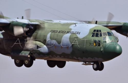Avião da FAB, que saiu de Manaus, faz pouso de emergência em GO Avião da FAB, que saiu de Manaus, faz pouso de emergência em GO