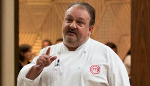 Erick Jacquin, do MasterChef, é flagrado com outra mulher em boate em Manaus Erick Jacquin, do MasterChef, é flagrado com outra mulher em boate em Manaus